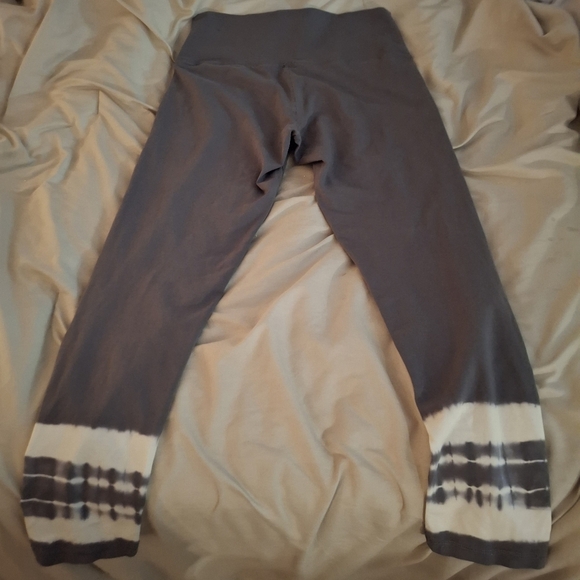 Aerie Women's High Waist Gray Leggings with White Tie Die - Picture 3 of 4
